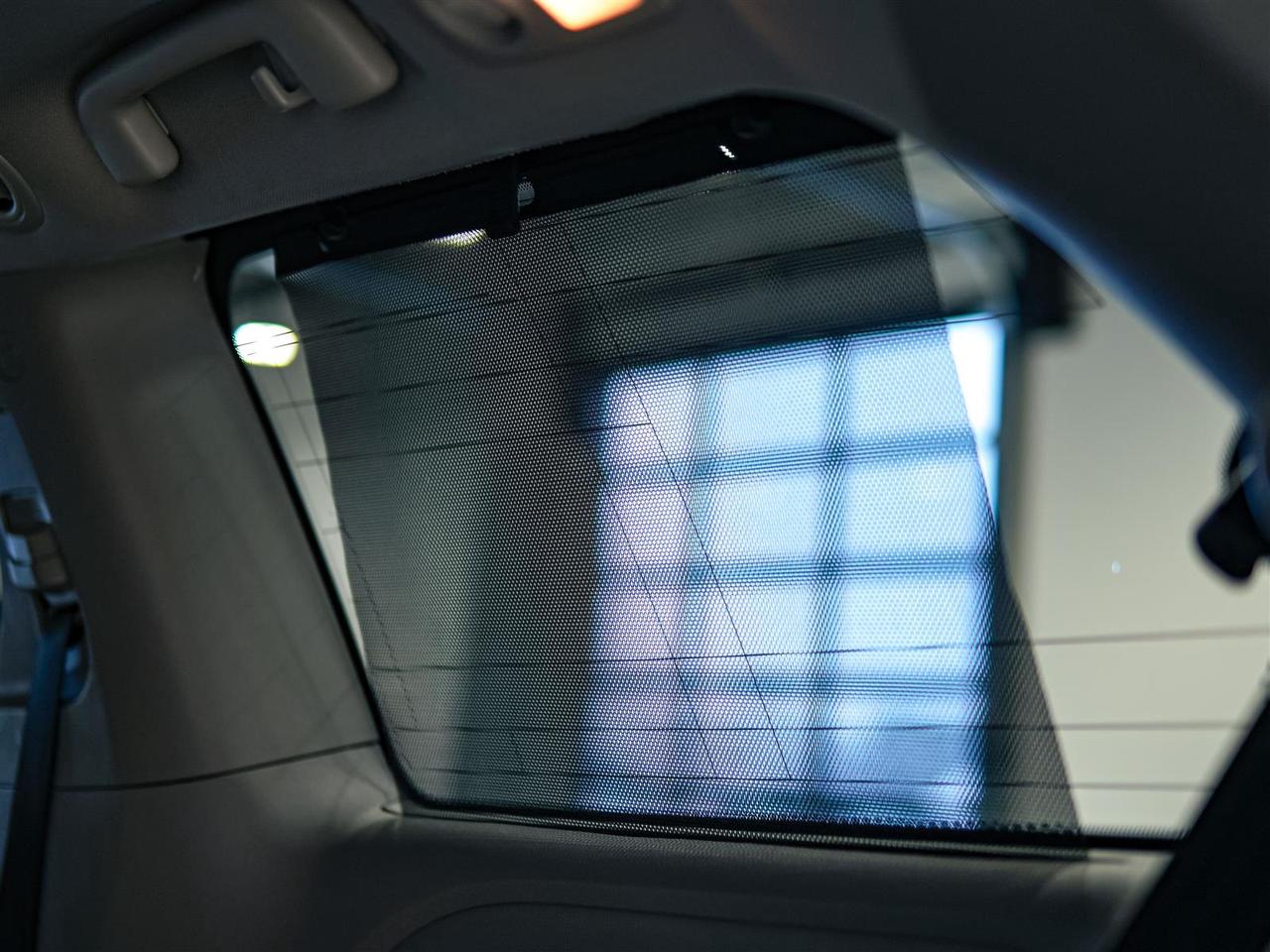 2018 Toyota Sienna LIMITED AWD | NO ACCIDENTS | LTHR | DUAL ROOF | NAV Photo