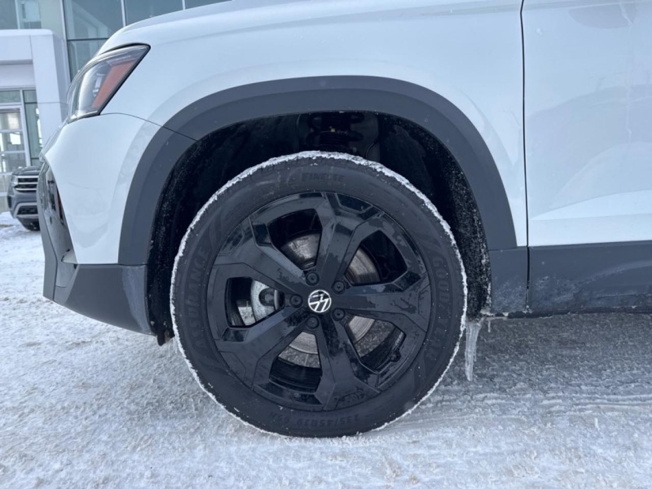 2025 Volkswagen Taos Comfortline Black Edition Photo