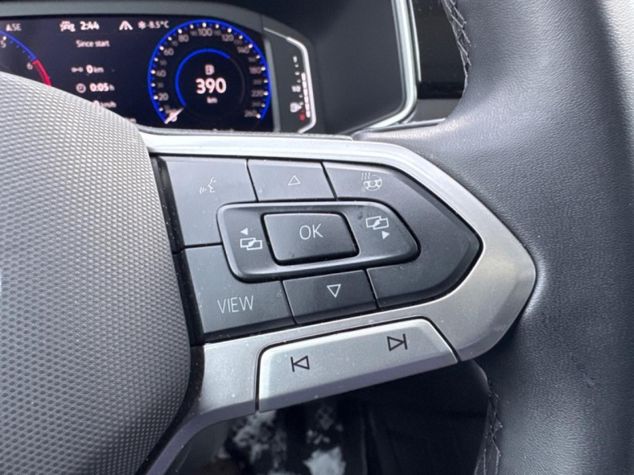 2025 Volkswagen Taos Comfortline Black Edition Photo