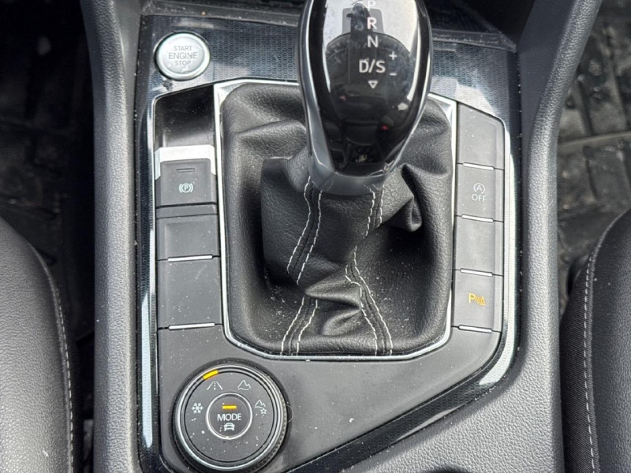 2025 Volkswagen Taos Comfortline Black Edition Photo