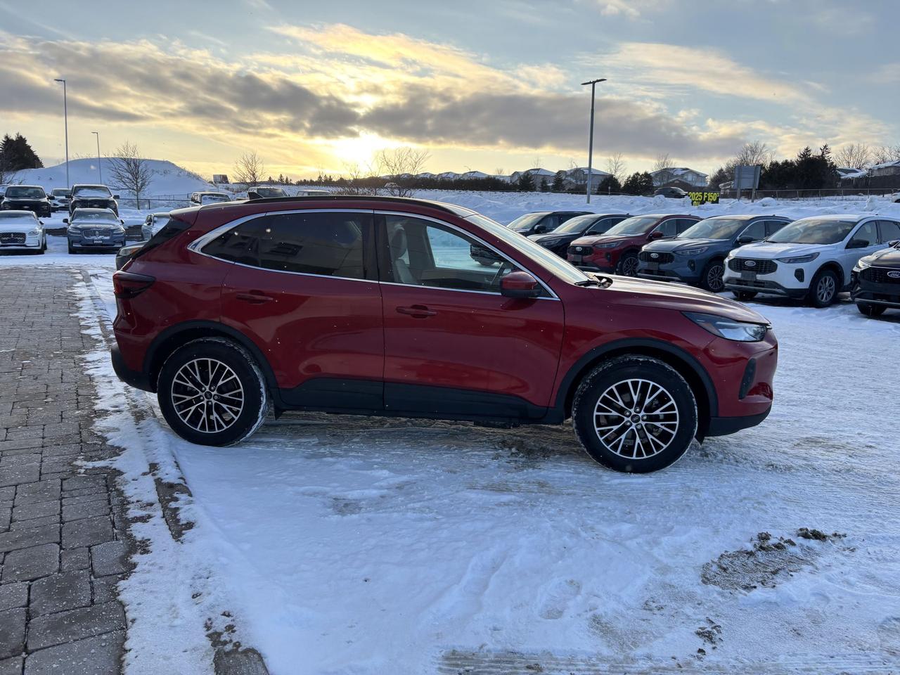 2025 Ford Escape PLUG IN HYBRID! LANE KEEPING, REMOTE START,LEATHER Photo2