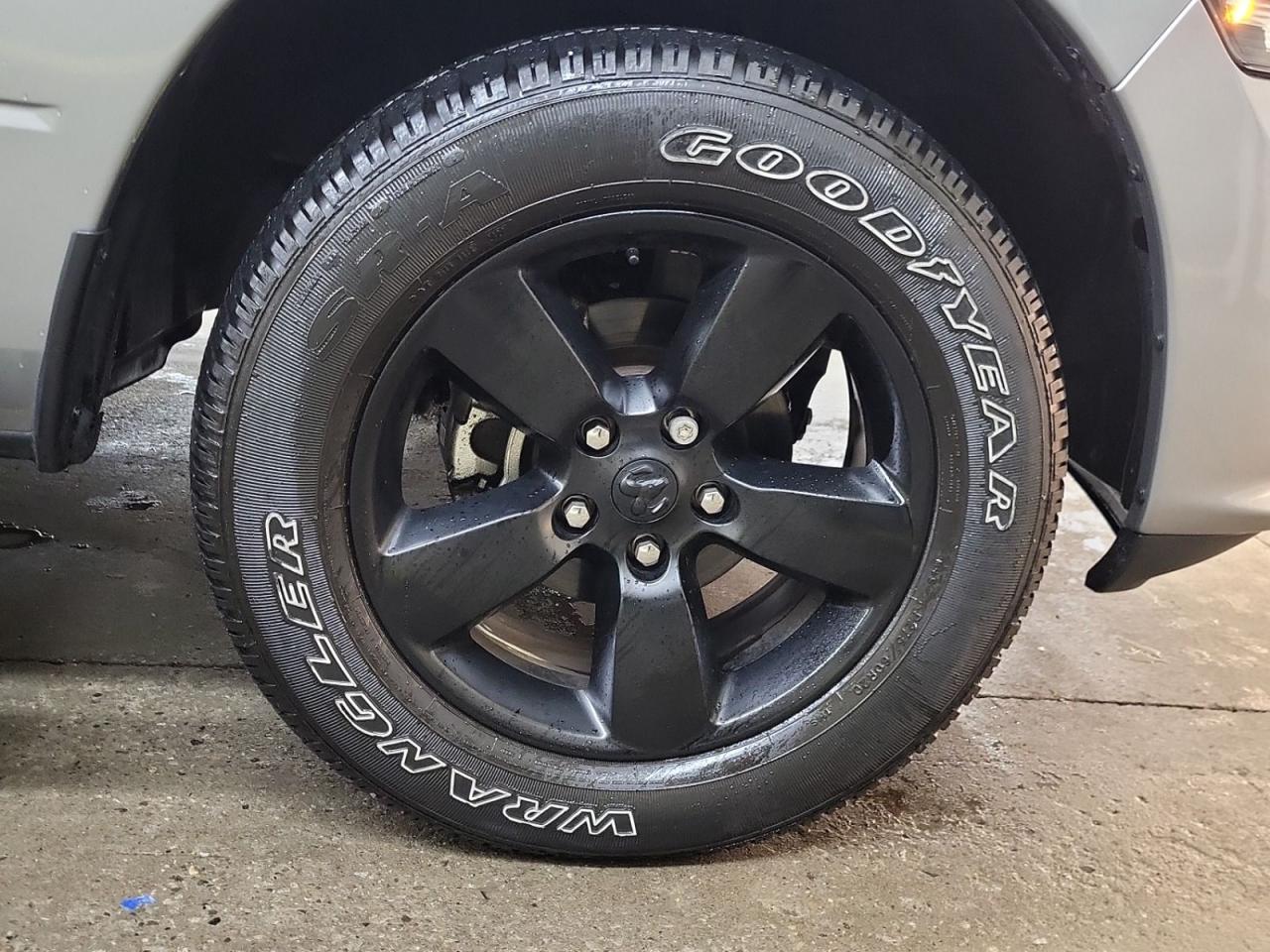 2021 RAM 1500 Classic EXPRESS Photo