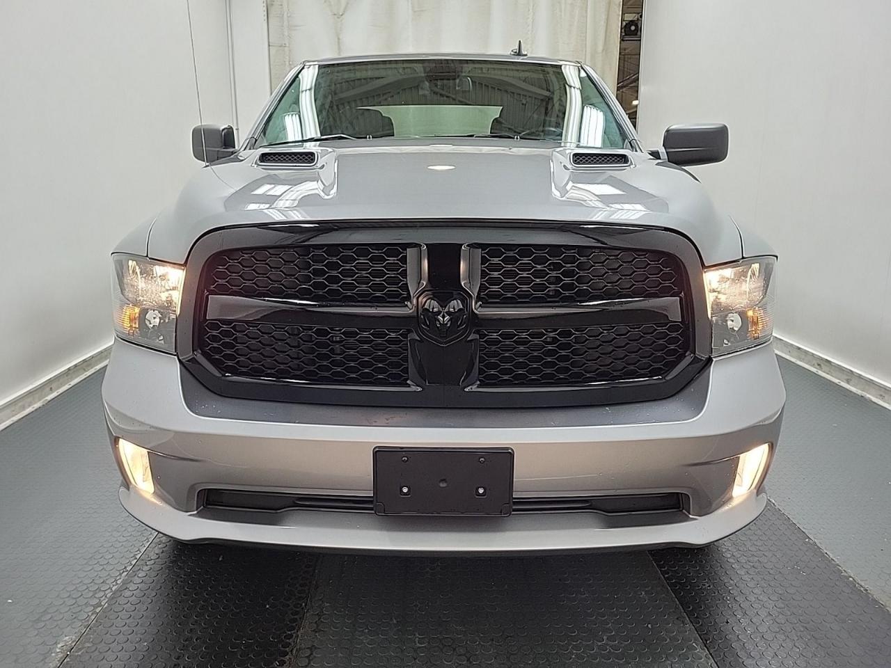 2021 RAM 1500 Classic EXPRESS Photo