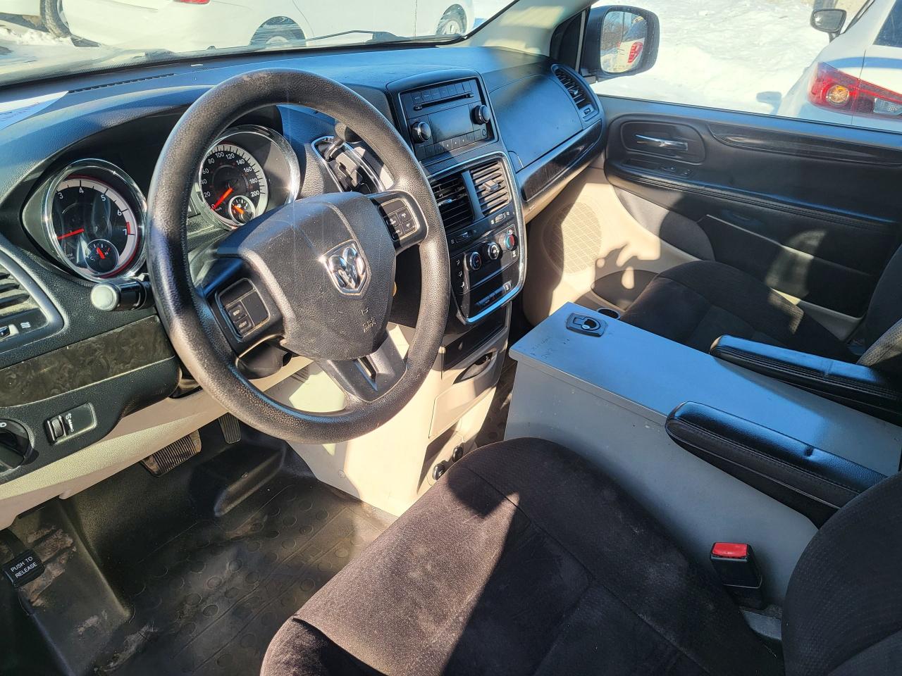 2014 RAM Cargo Van C/V Photo4