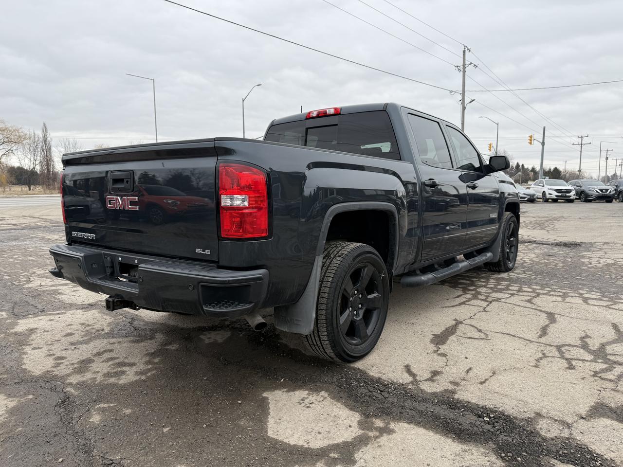 2018 GMC Sierra 1500 SLE Photo2