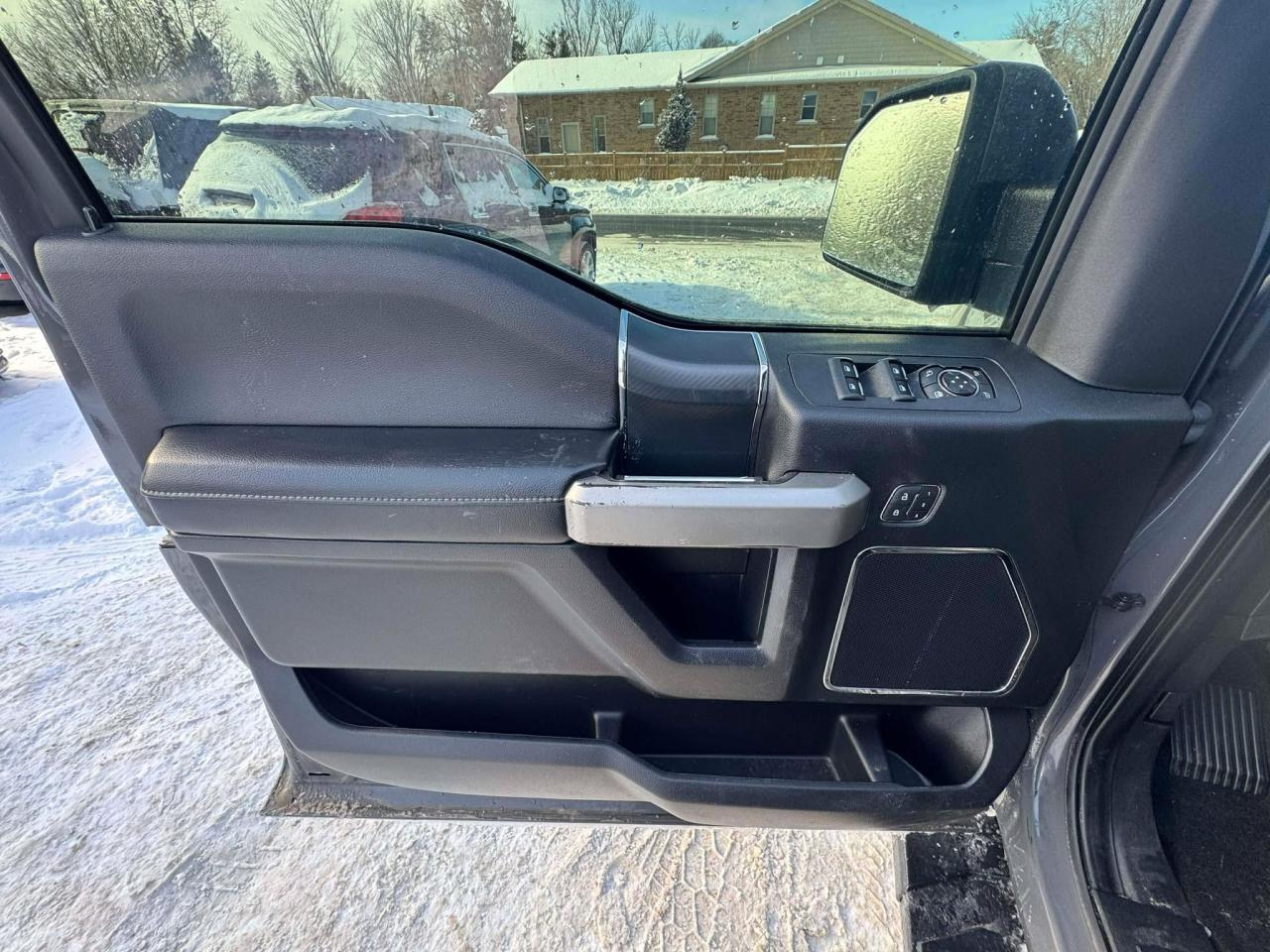 2020 Ford F-150 Lariat Photo