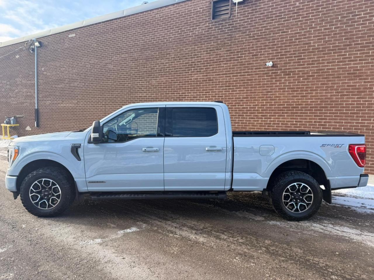 2023 Ford F-150 XLT Photo2