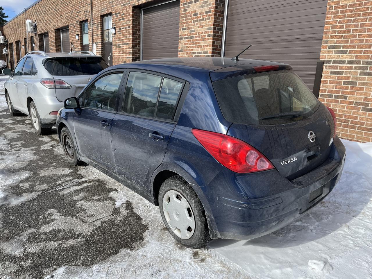 2009 Nissan Versa 1.8 S-ONLY 140,532KMS!! LOCAL SENIOR OWNER! Photo