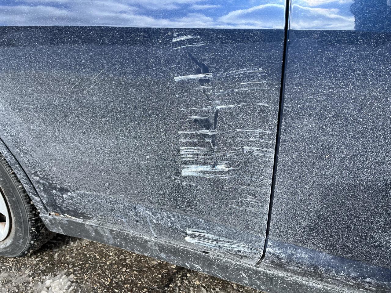 2009 Nissan Versa 1.8 S-ONLY 140,532KMS!! LOCAL SENIOR OWNER! Photo