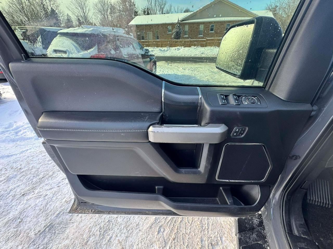 2020 Ford F-150 Lariat Photo