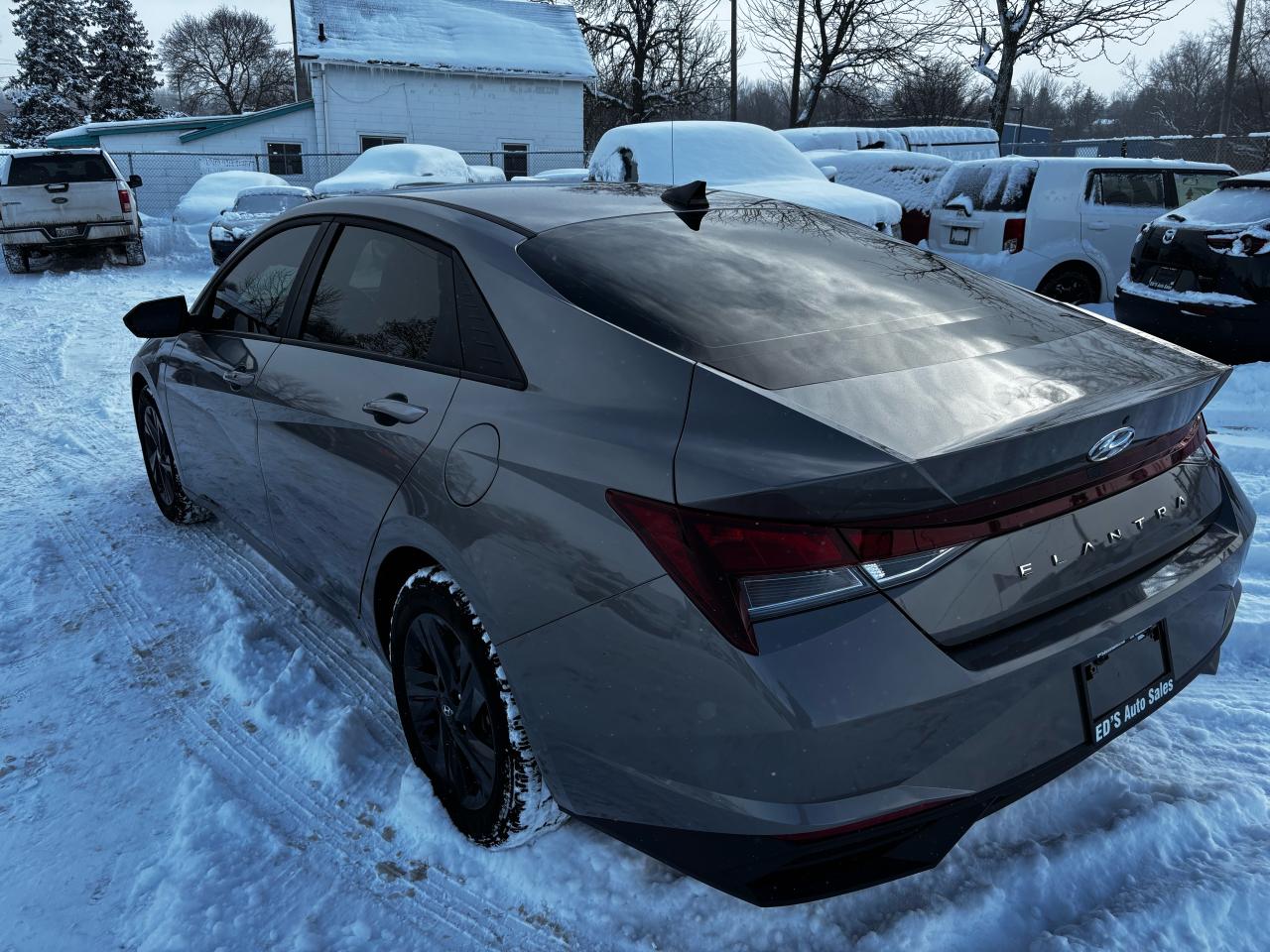 2023 Hyundai Elantra Preferred, Sunroof, Remote Starter, Lane Departure Photo4