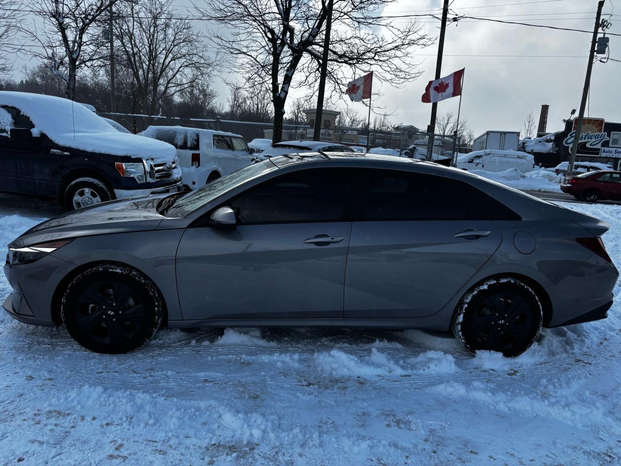 2023 Hyundai Elantra Preferred, Sunroof, Remote Starter, Lane Departure Photo
