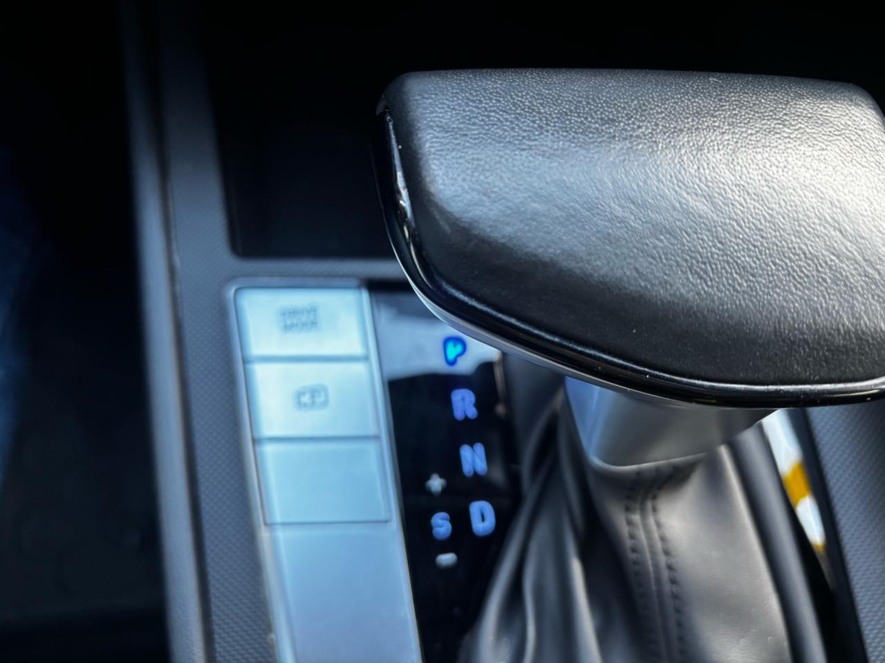 2023 Hyundai Elantra Preferred, Sunroof, Remote Starter, Lane Departure Photo