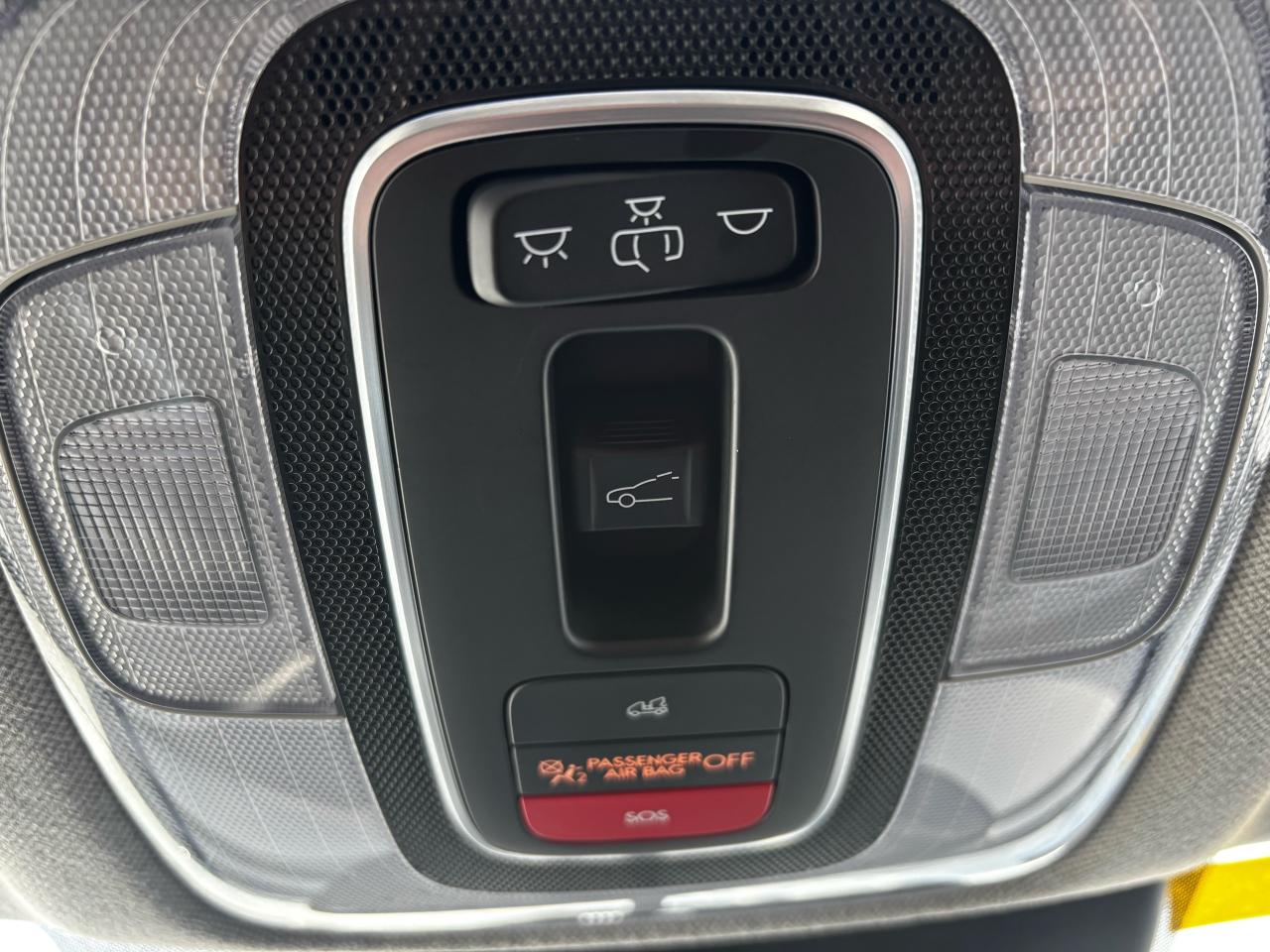 2023 Hyundai Elantra Preferred, Sunroof, Remote Starter, Lane Departure Photo