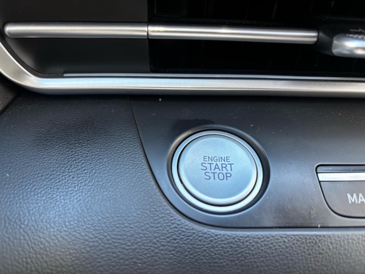 2023 Hyundai Elantra Preferred, Sunroof, Remote Starter, Lane Departure Photo