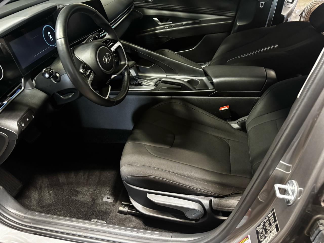 2023 Hyundai Elantra Preferred, Sunroof, Remote Starter, Lane Departure Photo