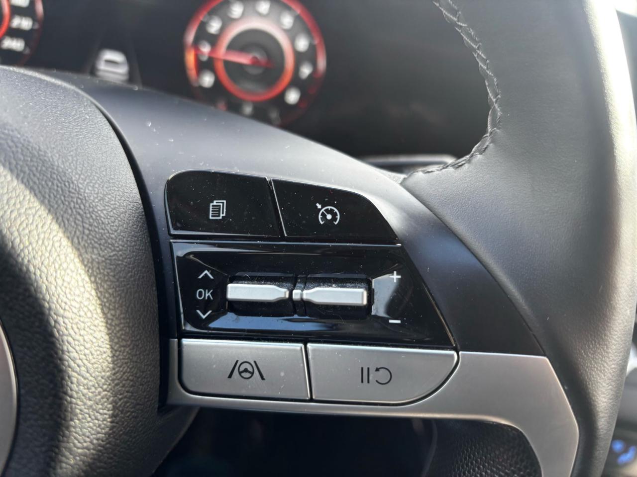 2023 Hyundai Elantra Preferred, Sunroof, Remote Starter, Lane Departure