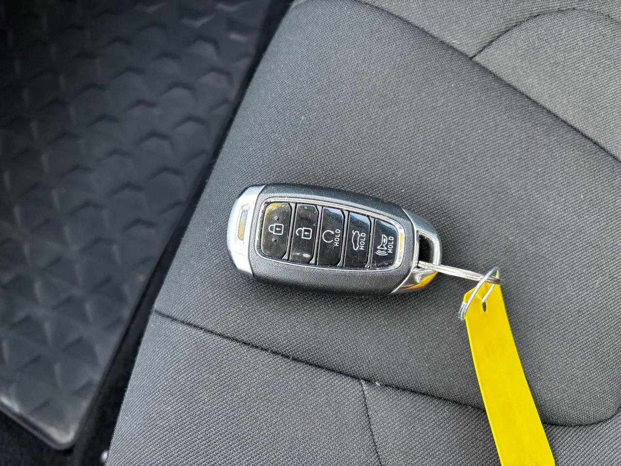 2023 Hyundai Elantra Preferred, Sunroof, Remote Starter, Lane Departure