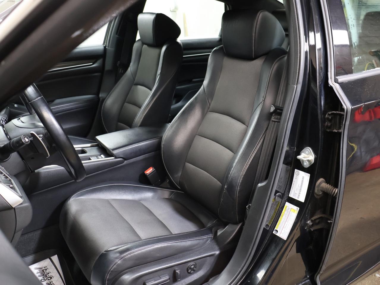 2018 Honda Accord SPORT CERTIFIED *ACCIDENT FREE* CAMERA BLUETOOTH LEATHER HEATED SEATS SUNROOF CRUISE ALLOYS Photo