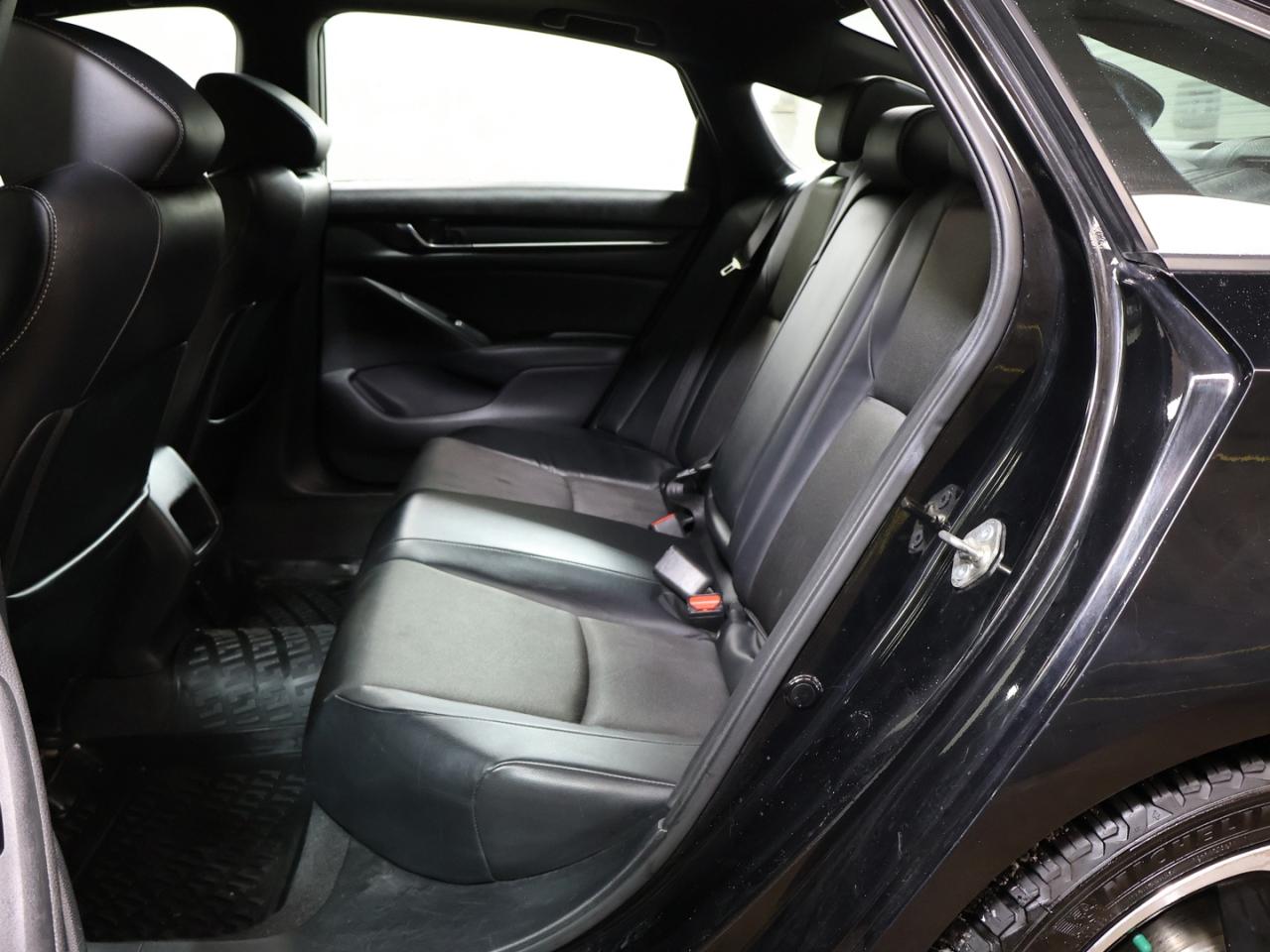 2018 Honda Accord SPORT CERTIFIED *ACCIDENT FREE* CAMERA BLUETOOTH LEATHER HEATED SEATS SUNROOF CRUISE ALLOYS Photo