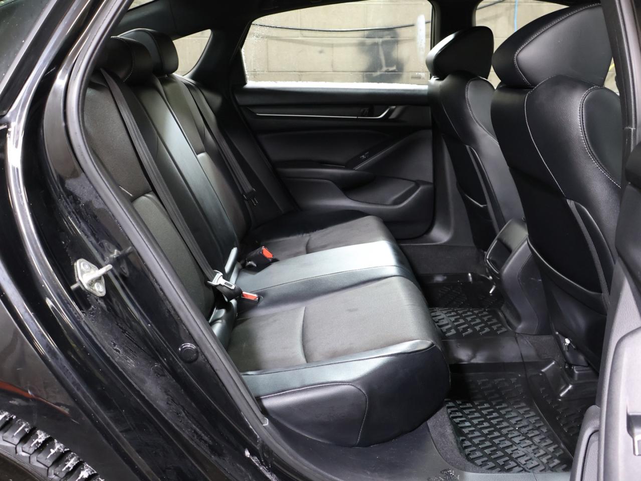 2018 Honda Accord SPORT CERTIFIED *ACCIDENT FREE* CAMERA BLUETOOTH LEATHER HEATED SEATS SUNROOF CRUISE ALLOYS Photo