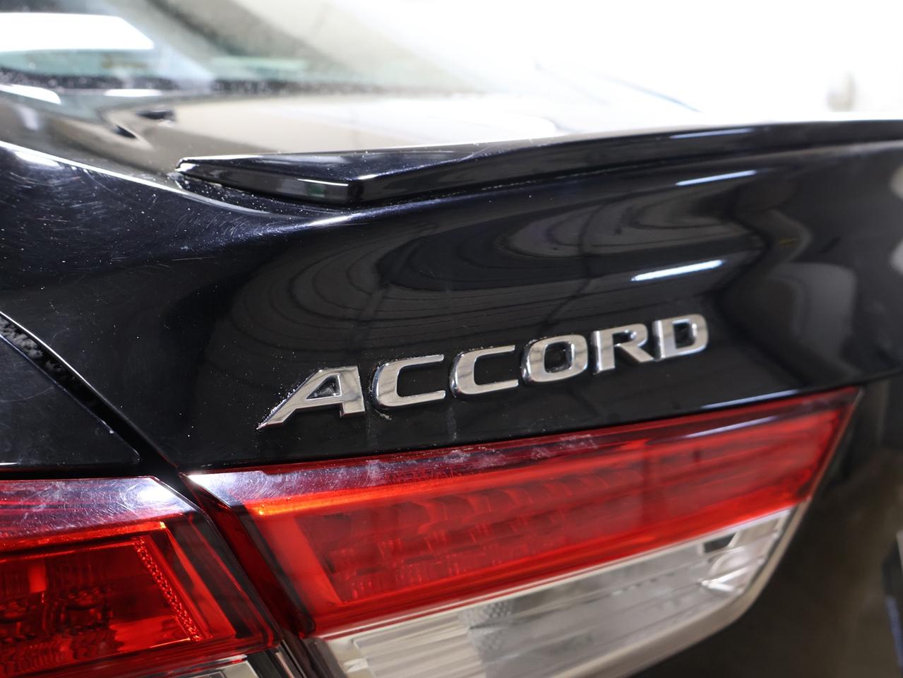 2018 Honda Accord SPORT CERTIFIED *ACCIDENT FREE* CAMERA BLUETOOTH LEATHER HEATED SEATS SUNROOF CRUISE ALLOYS Photo