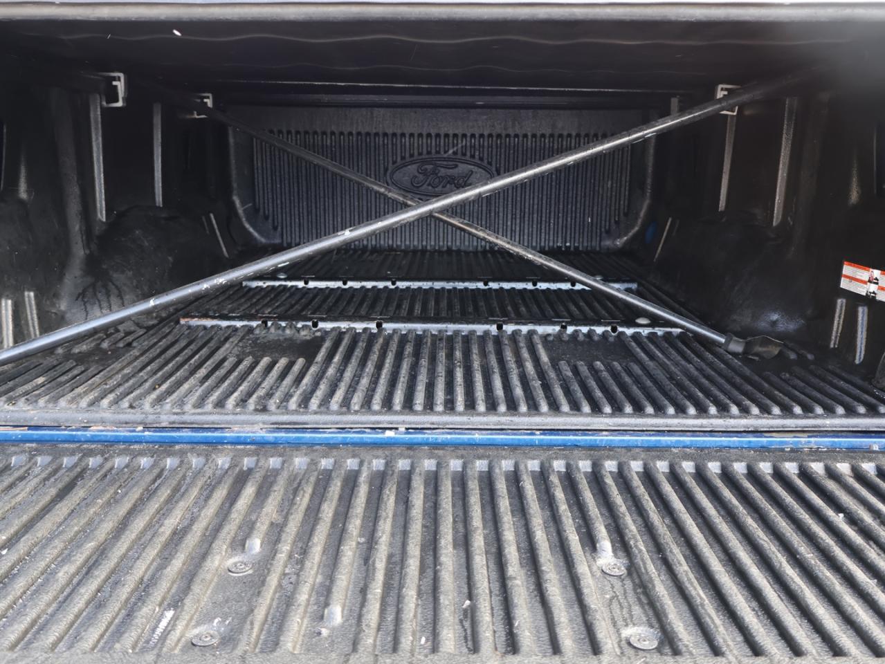 2017 Ford F-150 V8 FX-4 OFF-ROAD 4WD CERTIFIED *SERVICE RECORDS* CAMERA NAV BLUETOOTH HEATED SEATS CRUISE ALLOYS Photo