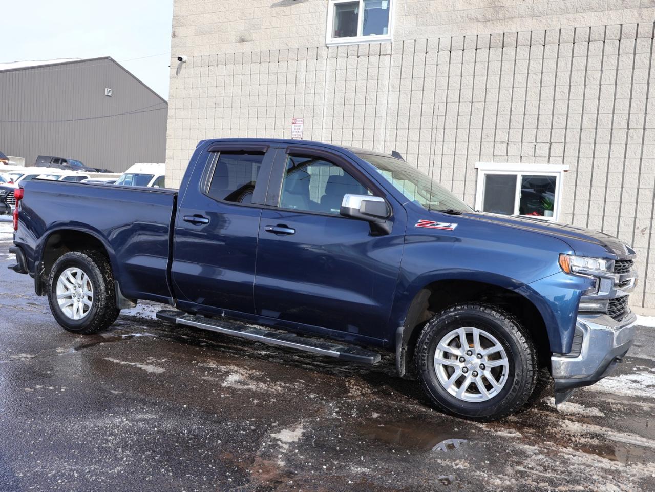 2021 Chevrolet Silverado 1500 V8 LT-Z71 4WD CERTIFIED *ACCIDENT FREE*CHEVY MAINTAIN* CAMERA BLUETOOTH HEATED SEATS CRUISE ALLOYS Photo