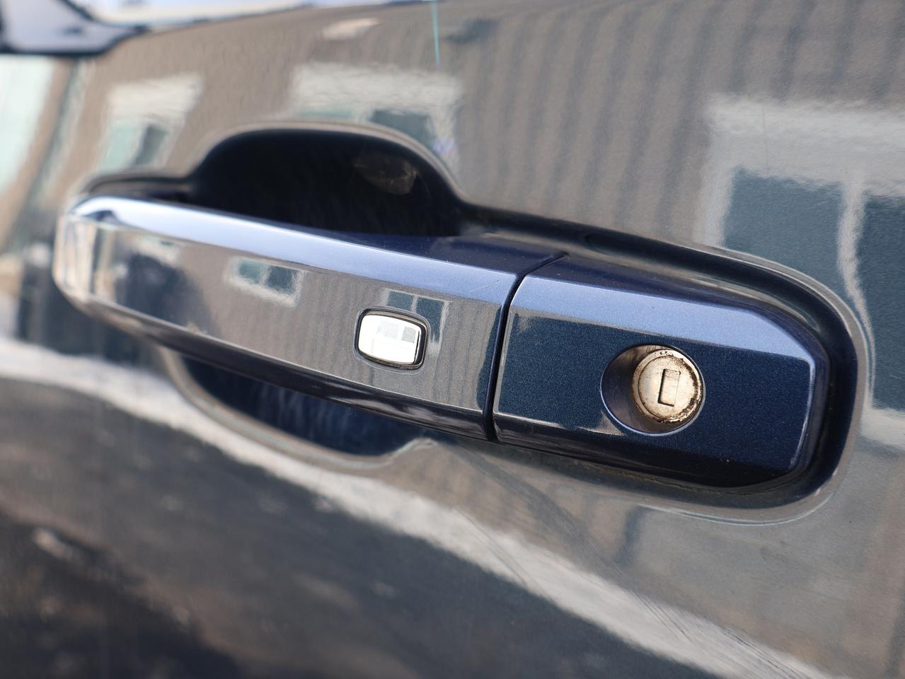 2021 Chevrolet Silverado 1500 V8 LT-Z71 4WD CERTIFIED *ACCIDENT FREE*CHEVY MAINTAIN* CAMERA BLUETOOTH HEATED SEATS CRUISE ALLOYS Photo