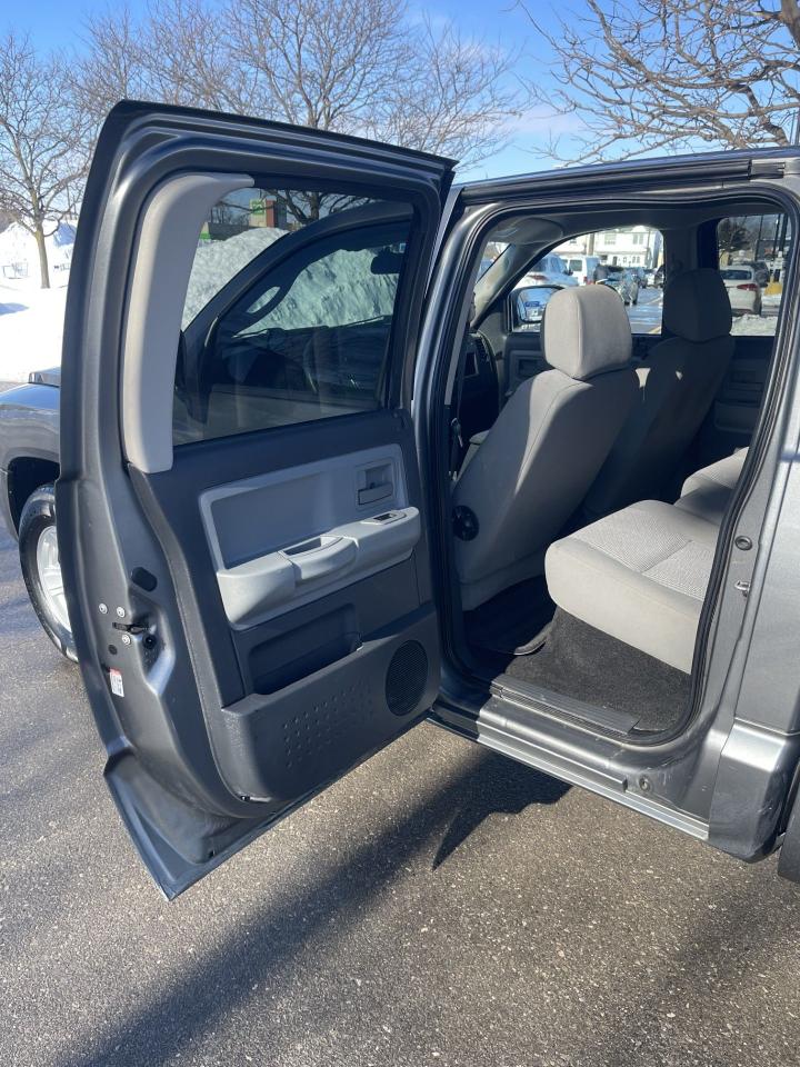 2008 Dodge Dakota SXT    QUAD CAB     4X4 Photo