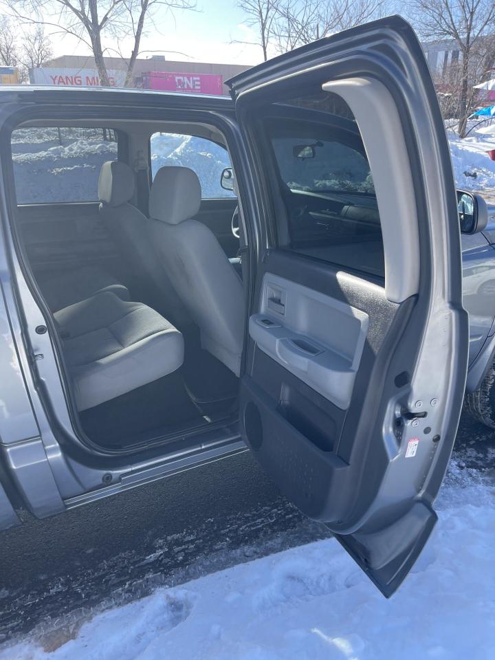 2008 Dodge Dakota SXT    QUAD CAB     4X4 Photo