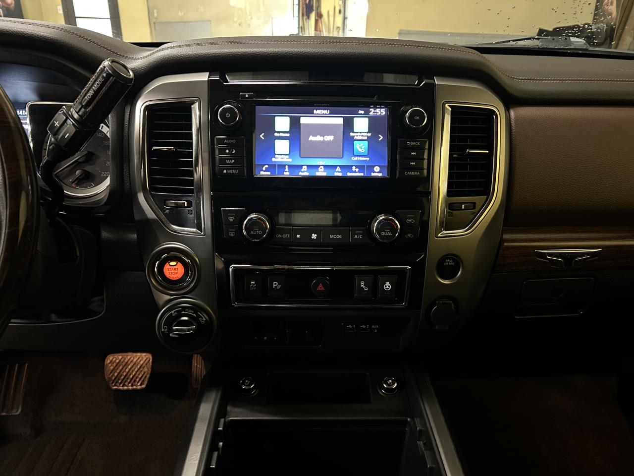 2019 Nissan Titan Platinum Photo