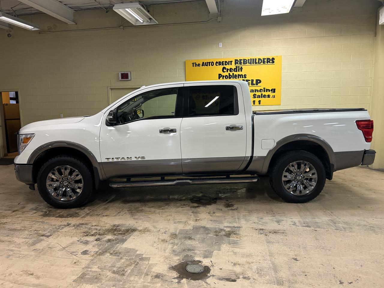 2019 Nissan Titan Platinum Photo4