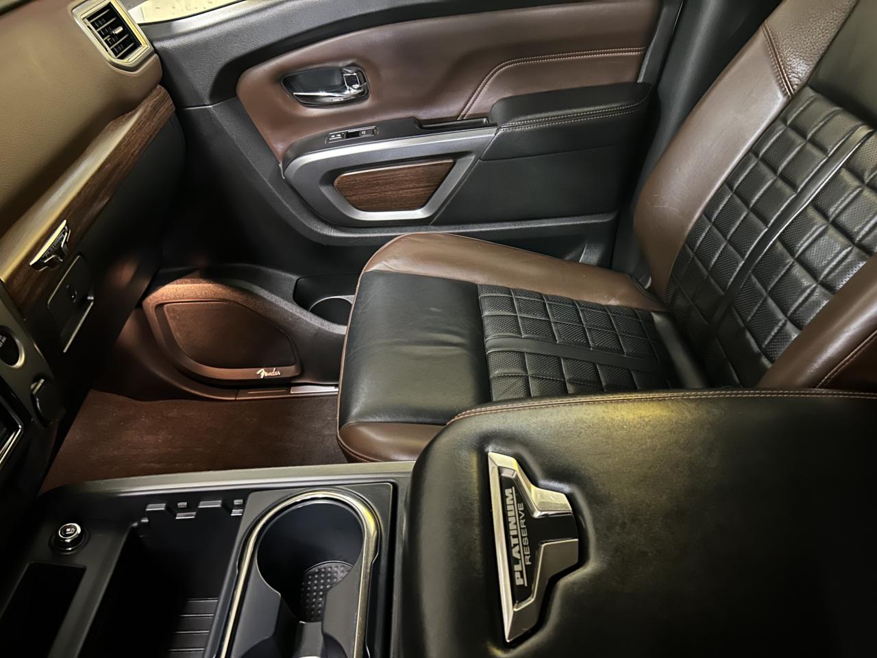 2019 Nissan Titan Platinum Photo