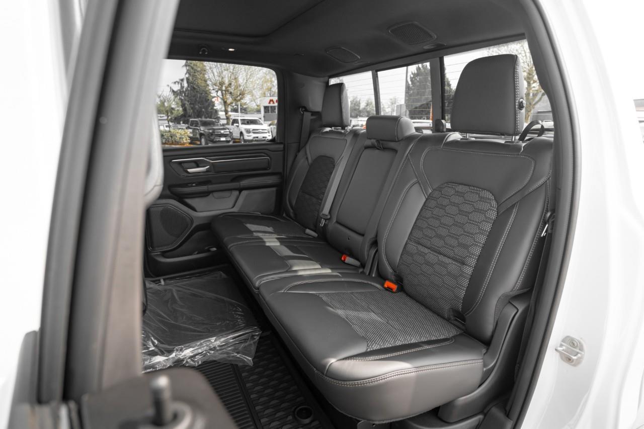 13526372