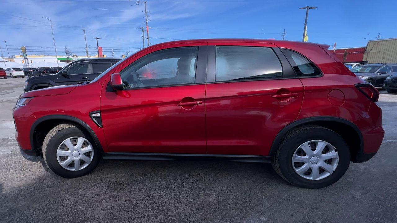 2022 Mitsubishi RVR ES AWD, HEATED FRONT SEATS, CRUISE CONTROL, BACK UP CAM!! Photo