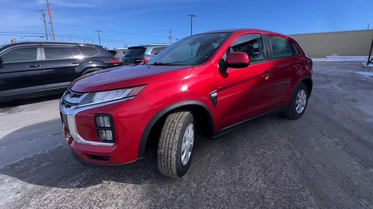 2022 Mitsubishi RVR ES AWD, HEATED FRONT SEATS, CRUISE CONTROL, BACK UP CAM!! Photo3