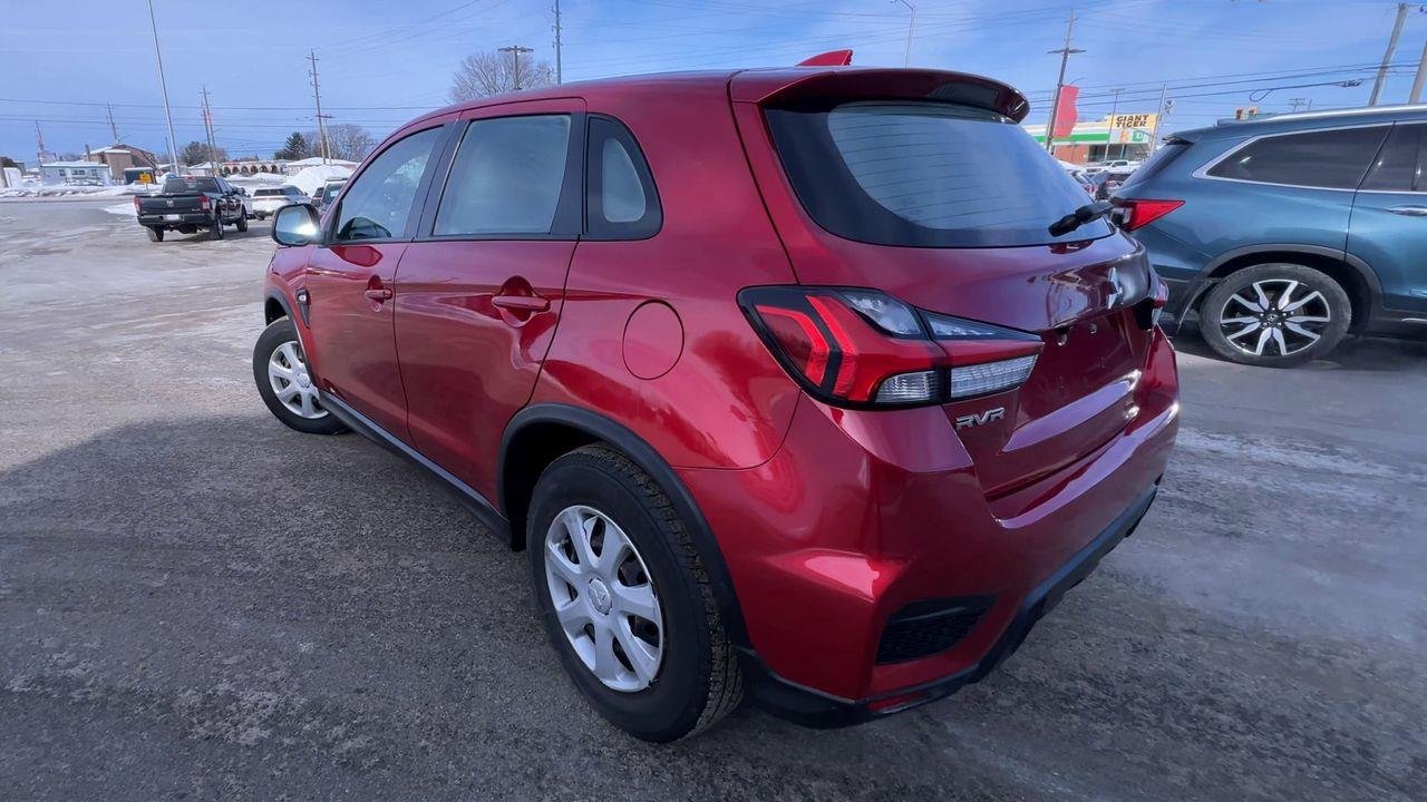 2022 Mitsubishi RVR ES AWD, HEATED FRONT SEATS, CRUISE CONTROL, BACK UP CAM!! Photo
