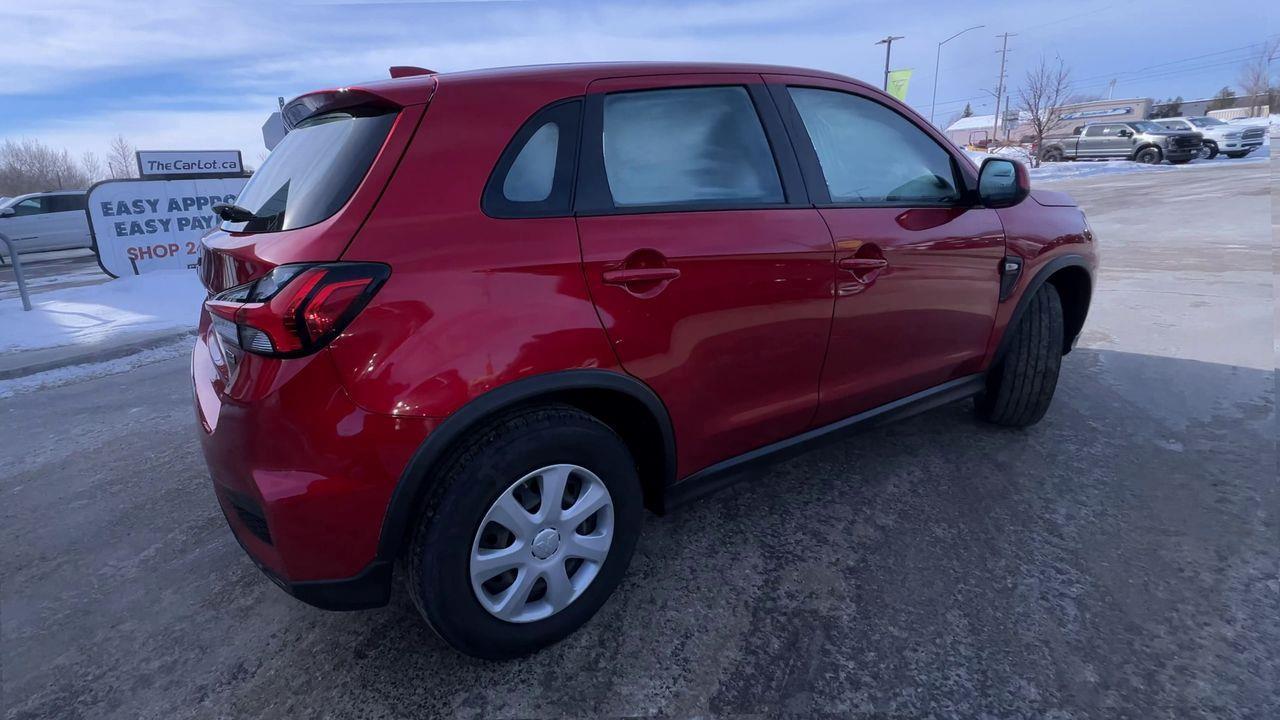 2022 Mitsubishi RVR ES AWD, HEATED FRONT SEATS, CRUISE CONTROL, BACK UP CAM!! Photo