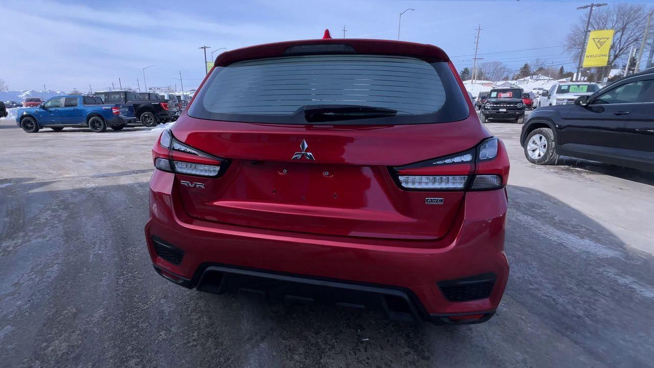 2022 Mitsubishi RVR ES AWD, HEATED FRONT SEATS, CRUISE CONTROL, BACK UP CAM!! Photo
