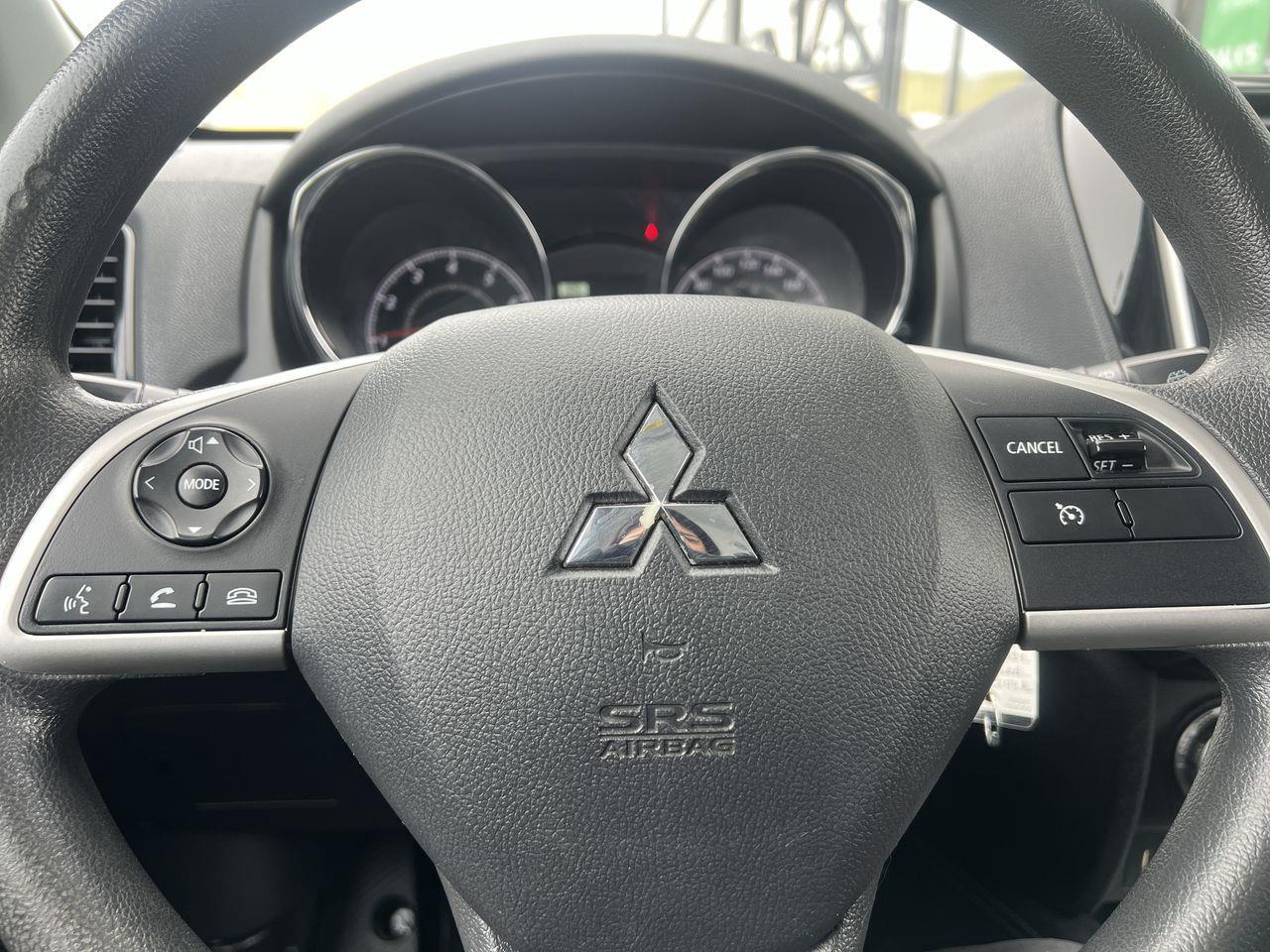 2022 Mitsubishi RVR ES AWD, HEATED FRONT SEATS, CRUISE CONTROL, BACK UP CAM!! Photo