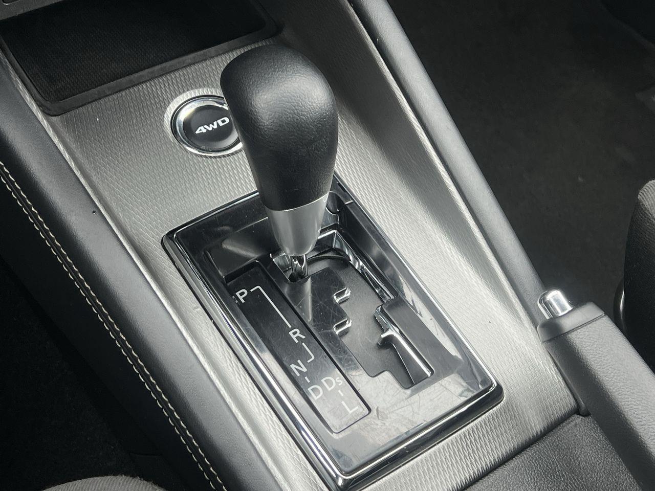 2022 Mitsubishi RVR ES AWD, HEATED FRONT SEATS, CRUISE CONTROL, BACK UP CAM!! Photo