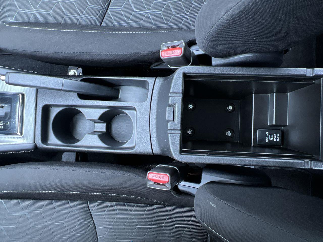 2022 Mitsubishi RVR ES AWD, HEATED FRONT SEATS, CRUISE CONTROL, BACK UP CAM!! Photo