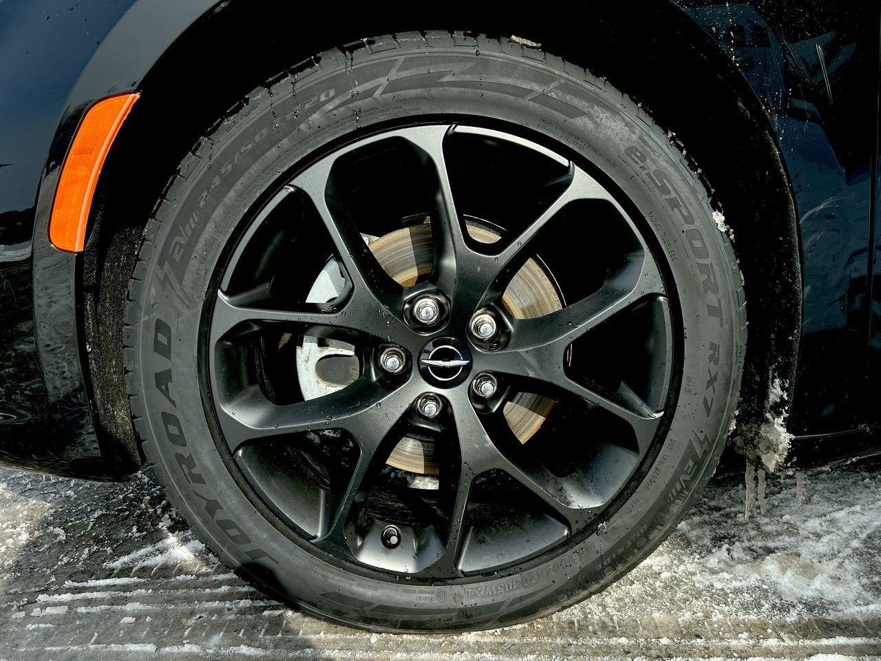 2024 Chrysler Pacifica Touring-L PREVIOUS DAILY RENTAL, MOONROOF, CRUISE CONTROL, HEATED SEATS, BACK UP CAM!! Photo