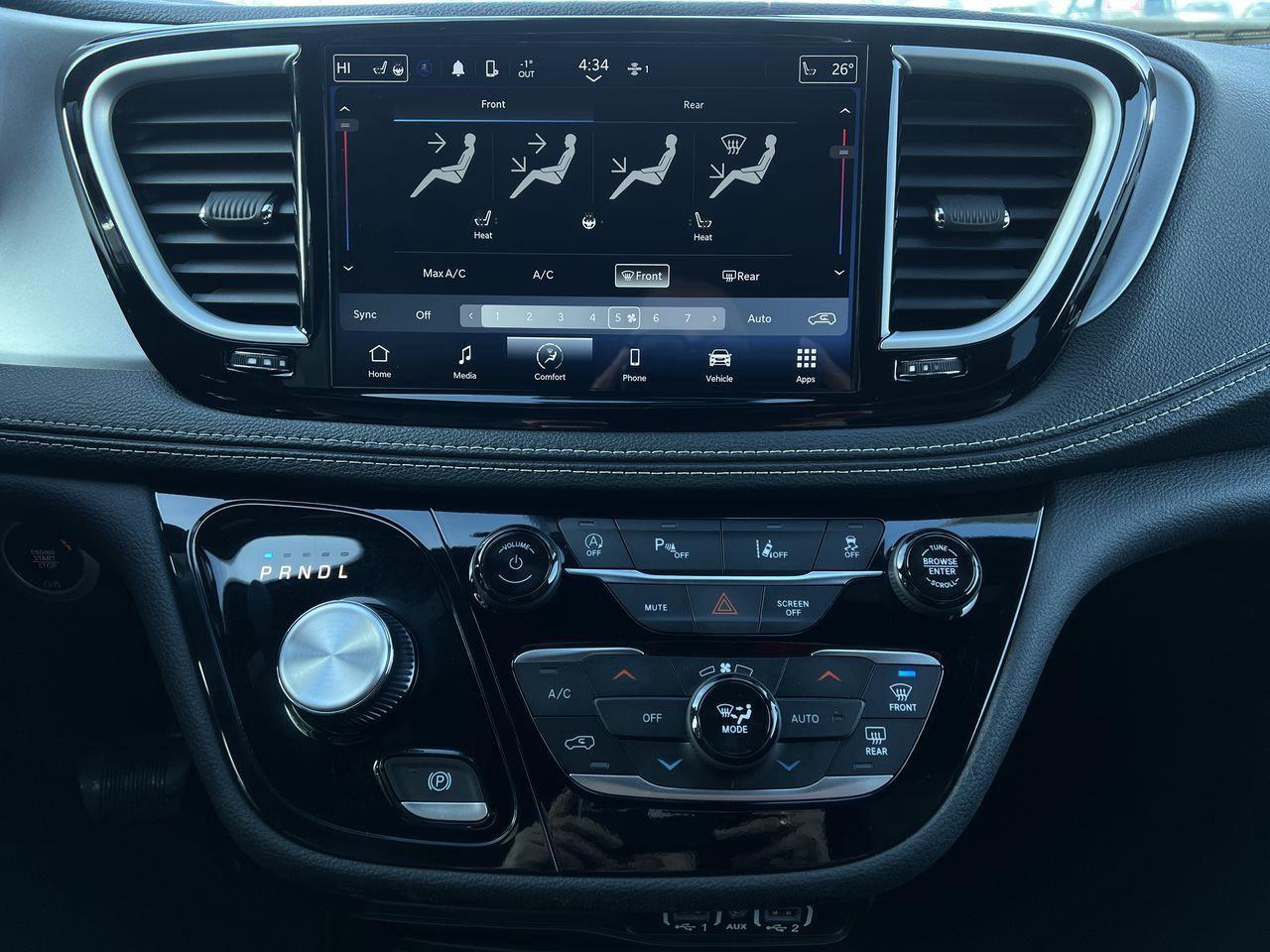 2024 Chrysler Pacifica Touring-L PREVIOUS DAILY RENTAL, MOONROOF, CRUISE CONTROL, HEATED SEATS, BACK UP CAM!! Photo