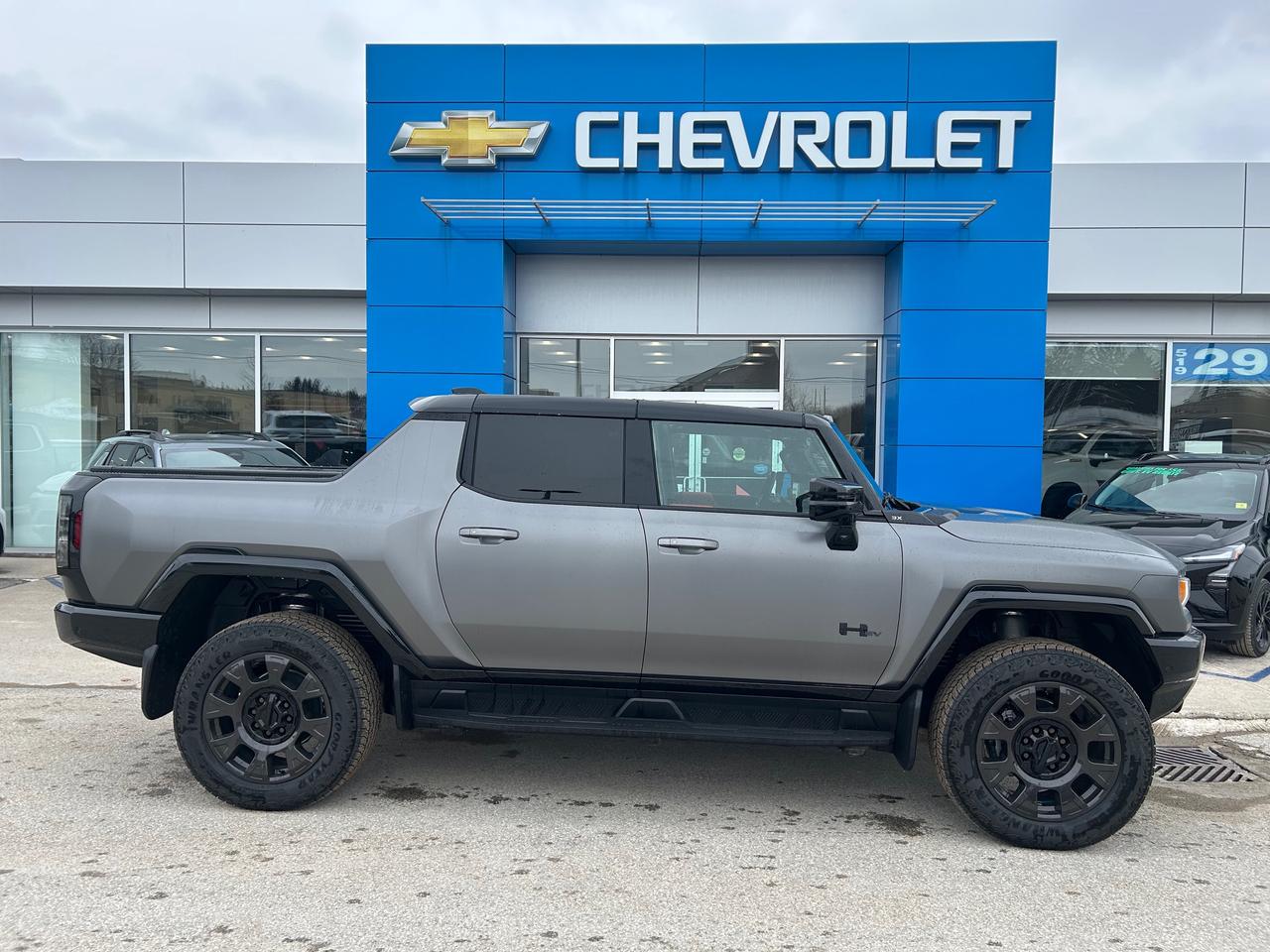 2026 GMC HUMMER EV Pickup 3X Photo2