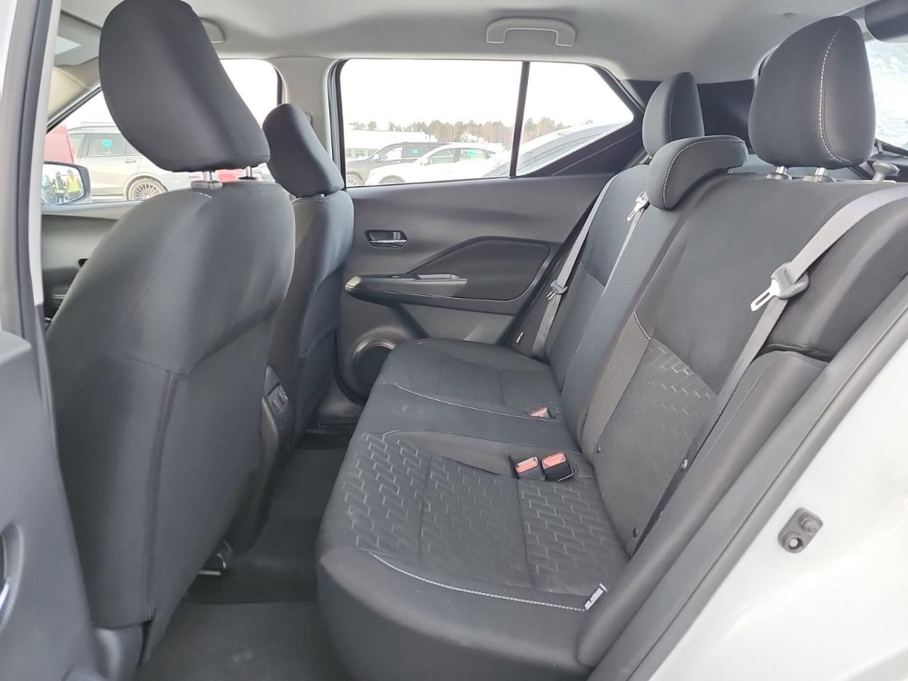 2025 Nissan Kicks SV Photo