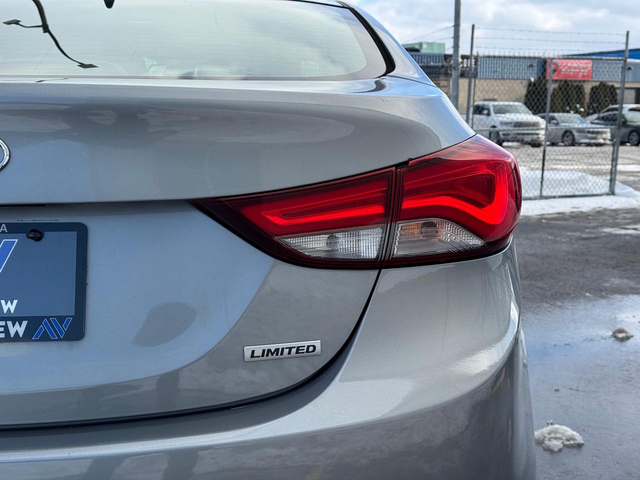 2014 Hyundai Elantra Limited w/Navi **LOW KM'S** Photo