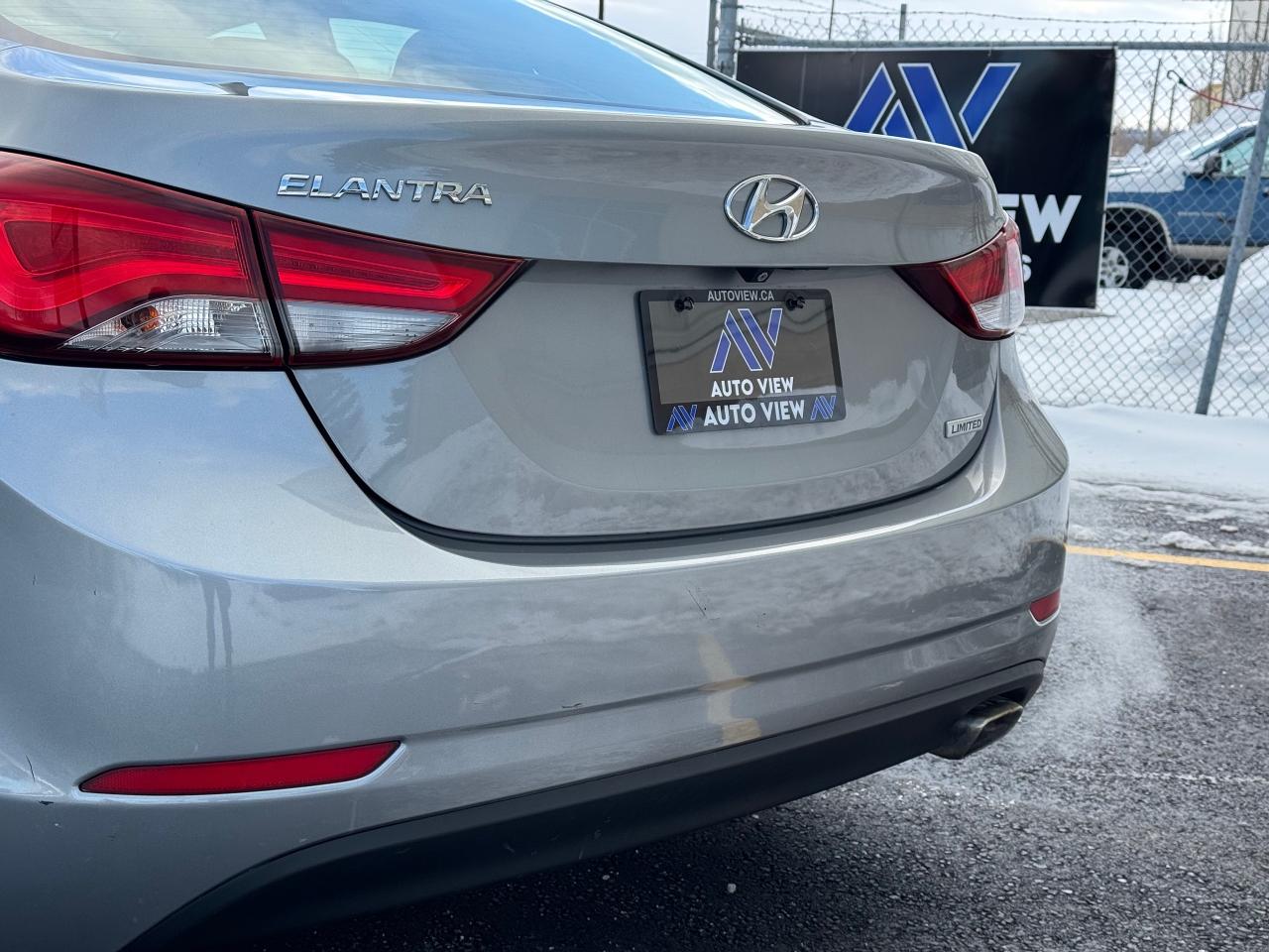 2014 Hyundai Elantra Limited w/Navi **LOW KM'S** Photo