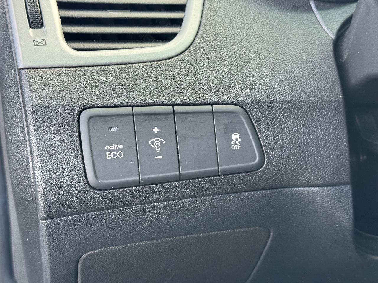 2014 Hyundai Elantra Limited w/Navi **LOW KM'S** Photo